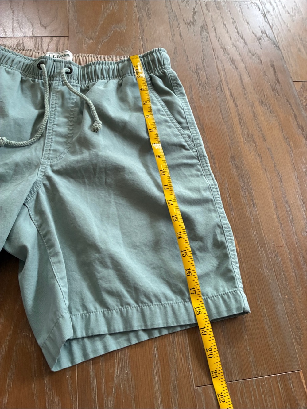 L.L. Bean Men's Sage Green Elastic Waist Hybrid Shorts - Picture 4 of 7